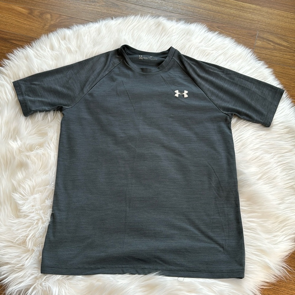 Under Armour grey T-shirt